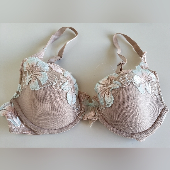Soma Other - Soma beige embroidery bra